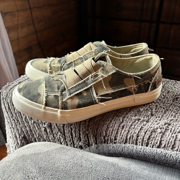 Blowfish Malibu Shoes - Blowfish Malibu Camo Slip On Sneakers Size 8.5